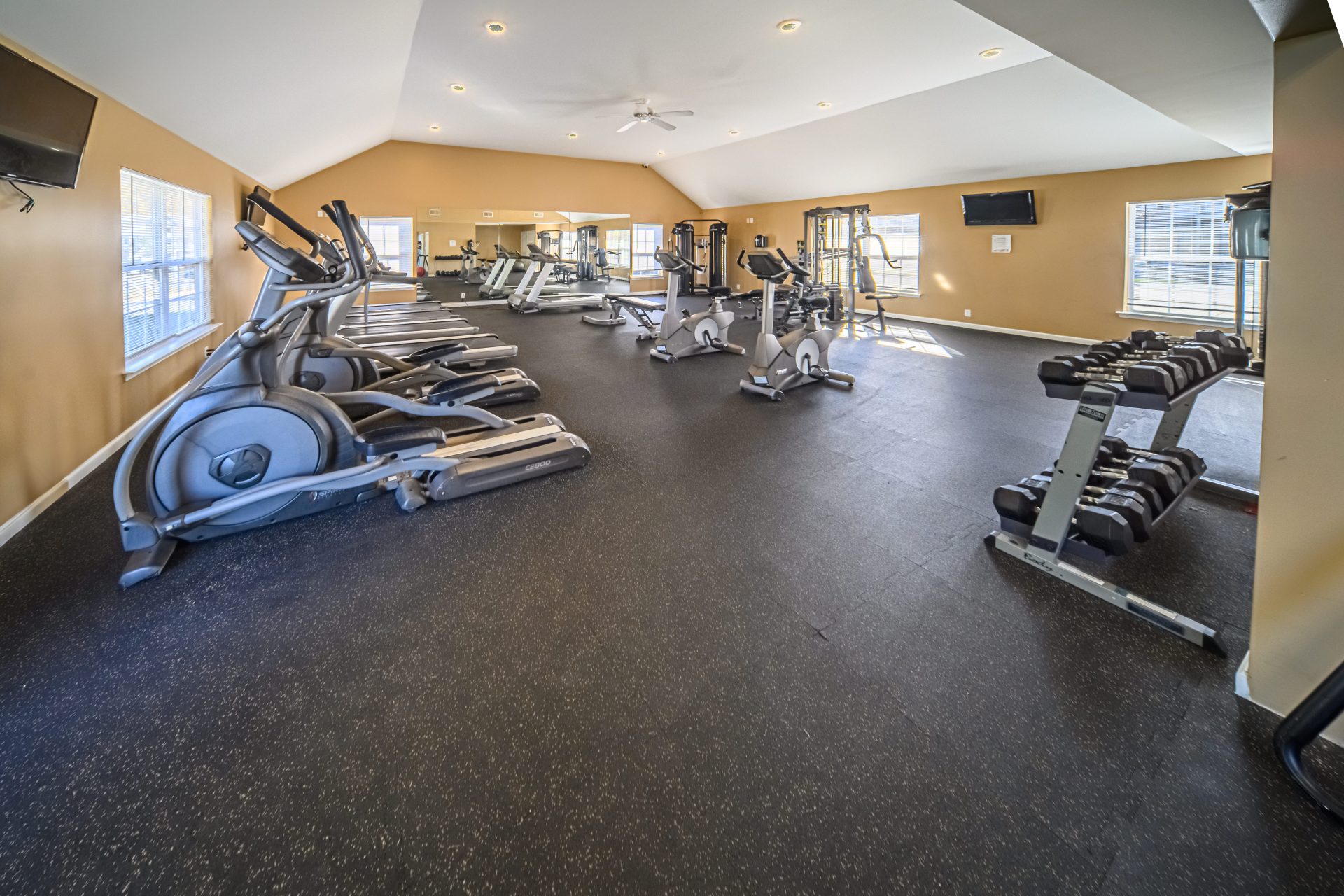 Apartments in Elkton, MD fitness center