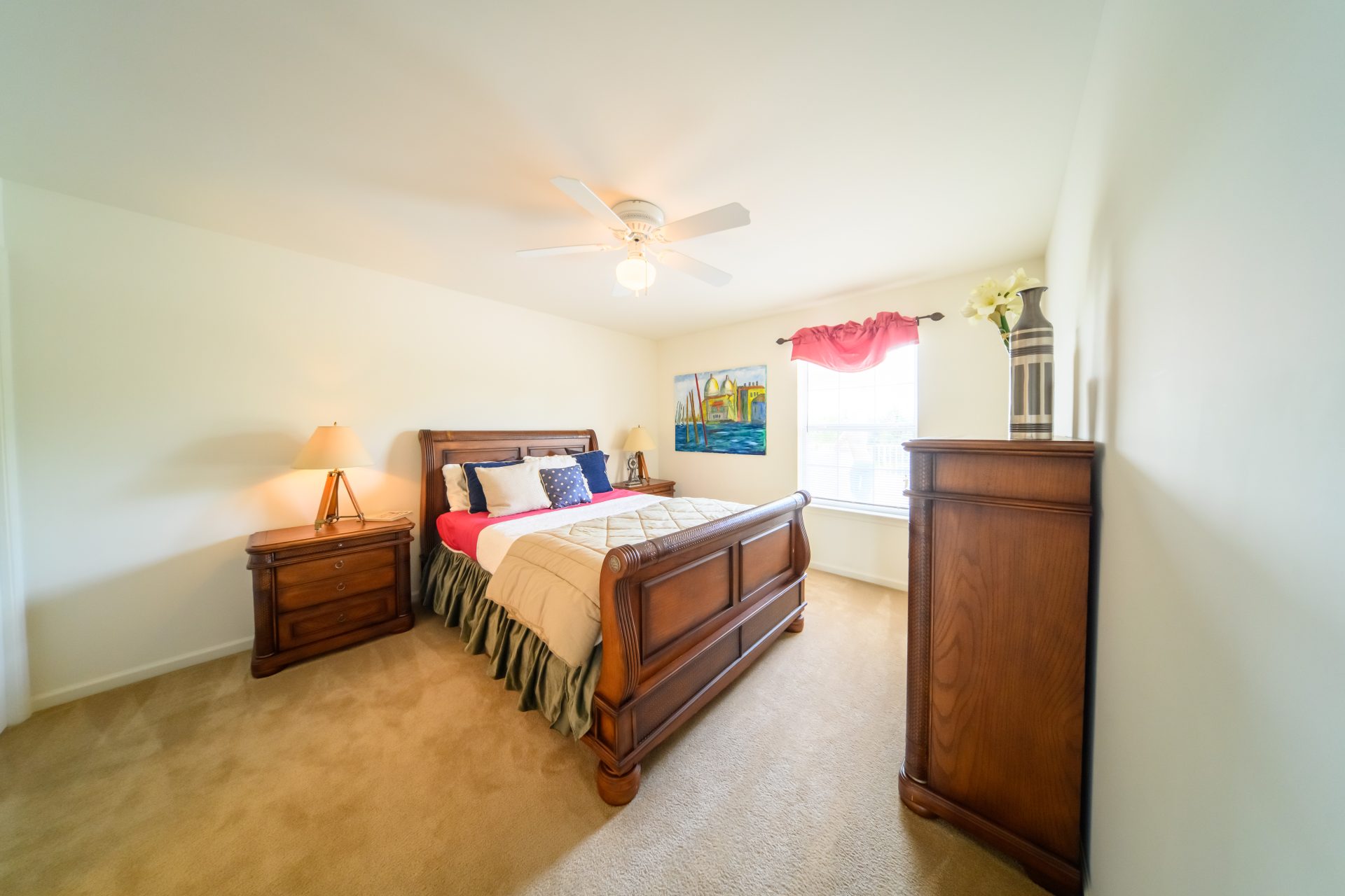 Rockwood Apartments in Newark Delaware bedroom