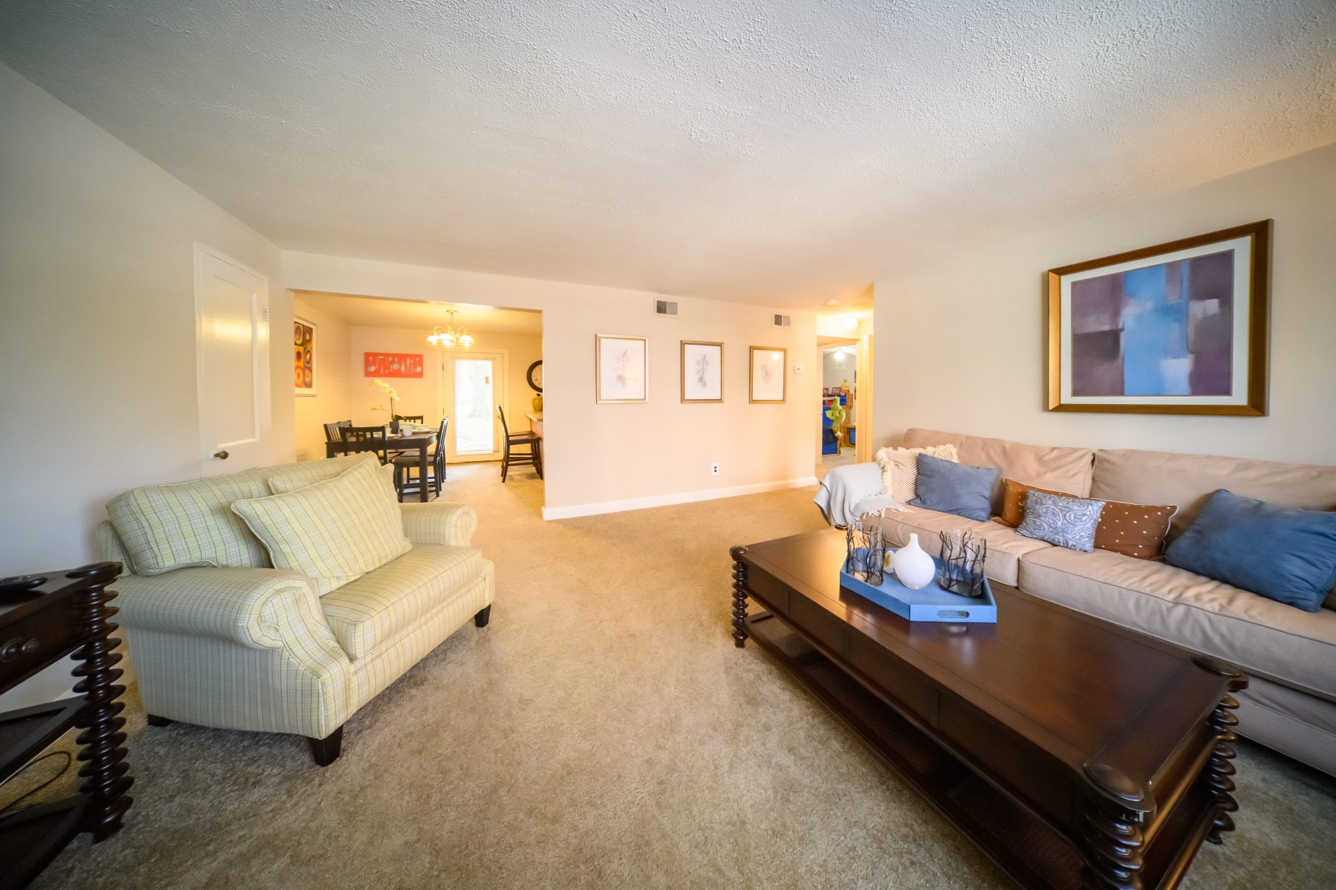 Living room at Greenville Place apartments in Greenville Delaware