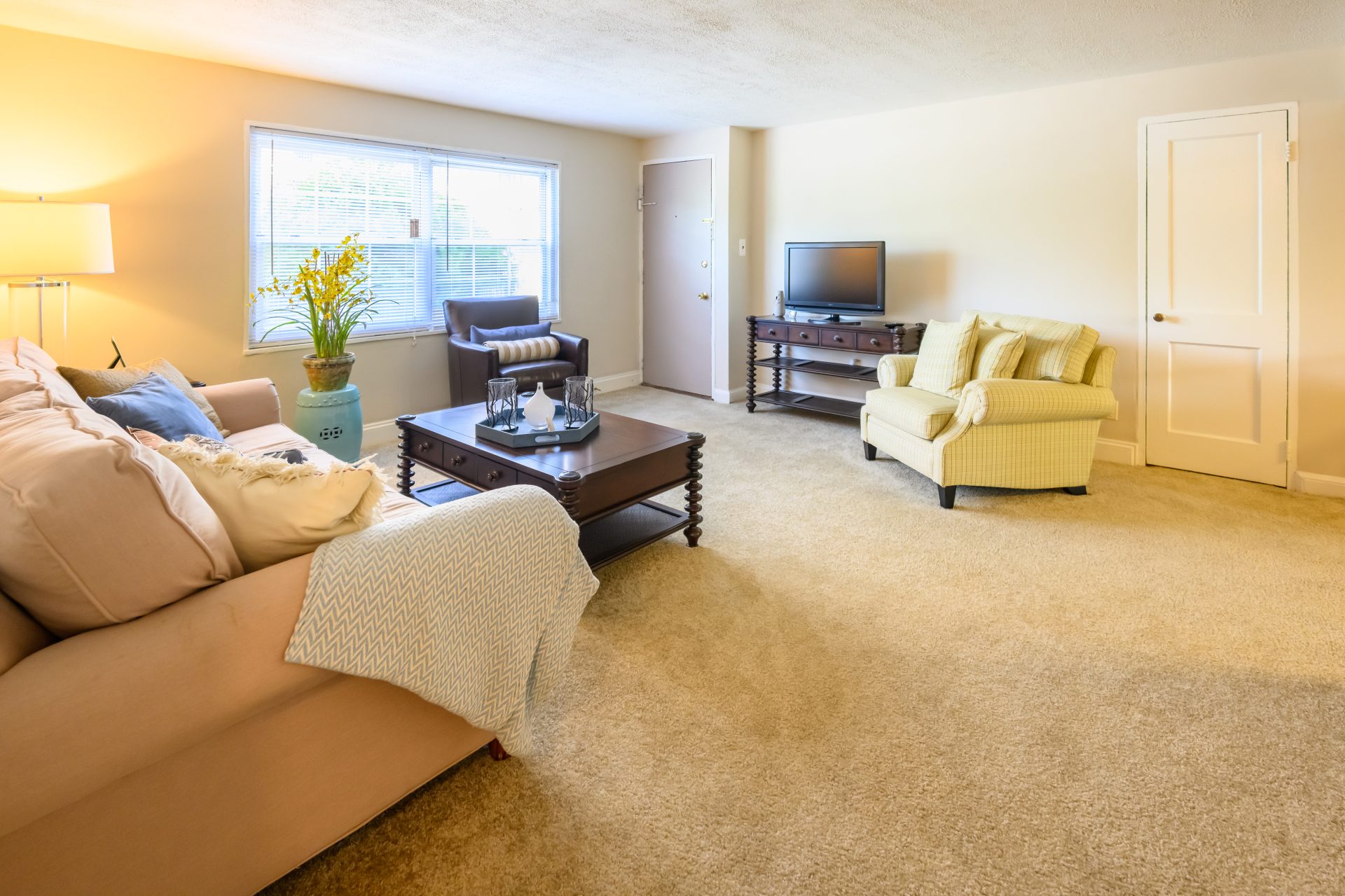 Living room at Greenville Place apartments in Greenville Delaware