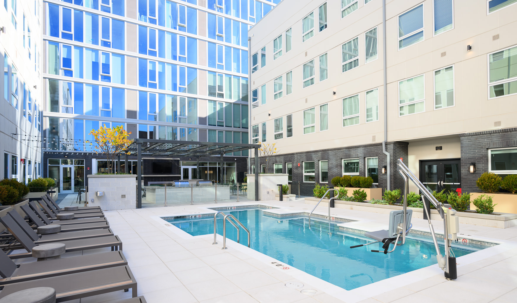 Best High-Rise Apartments in Wilmington pool