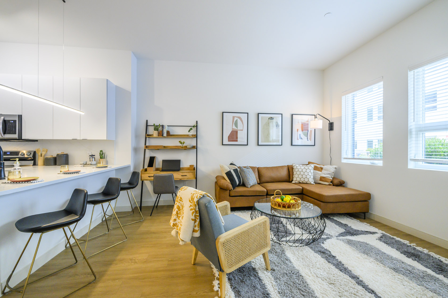 Best High-Rise Apartments in Wilmington living room