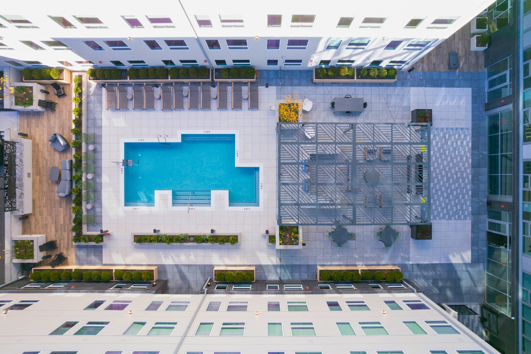 Apartments with Pools in Wilmington Crosby Hill